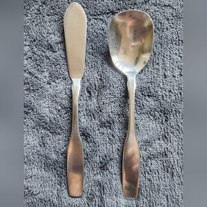 Oneida Paul Revere Butter Knife & Sugar Spoon Set